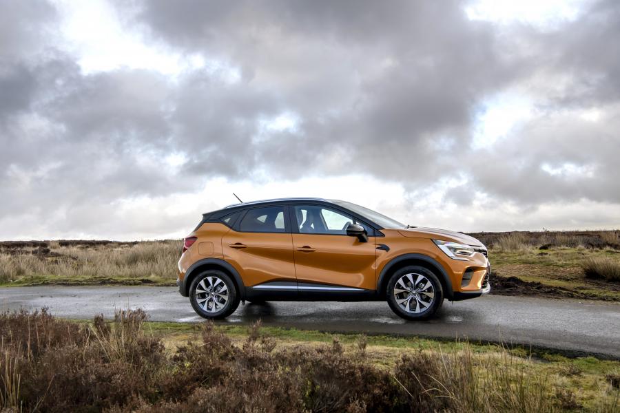  Renault Captur Iconic 2019 года  (UK) (фото 36 из 40)